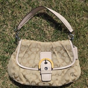 Coach Signature Shoulder Bag ✨